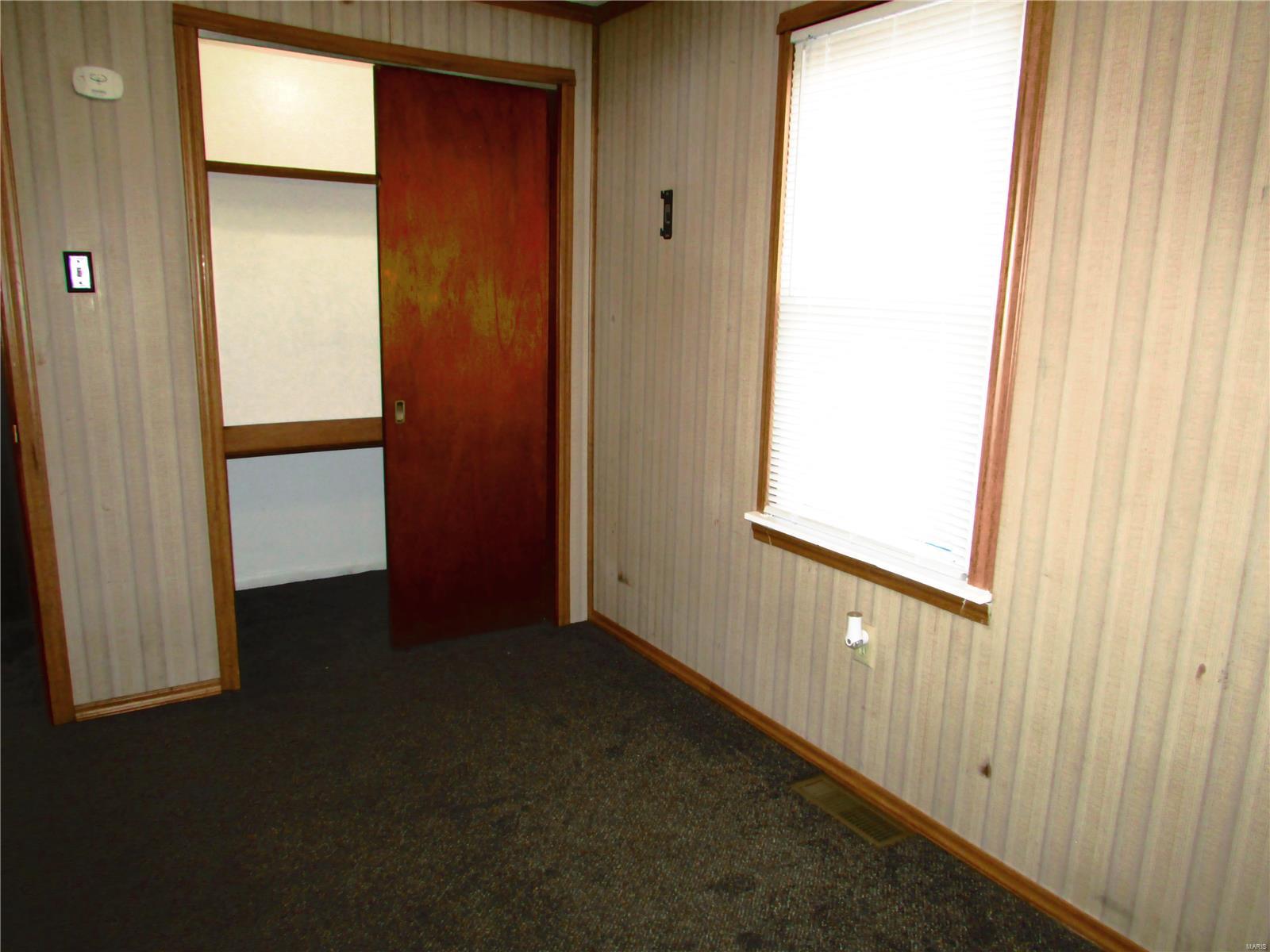 2608 Kirsch Street Alton, IL 62002 - Photo 8 of 12 Gallery Image 8