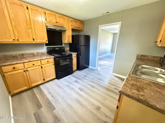 $1,200 | 3831 Morningview Drive, Moss Point, MS 39563