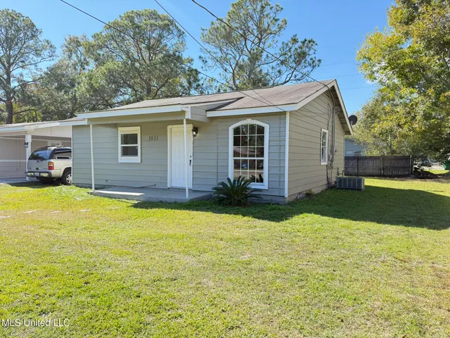 $1,200 | 3831 Morningview Drive, Moss Point, MS 39563