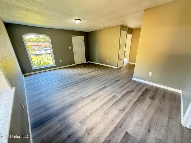 $1,200 | 3831 Morningview Drive, Moss Point, MS 39563