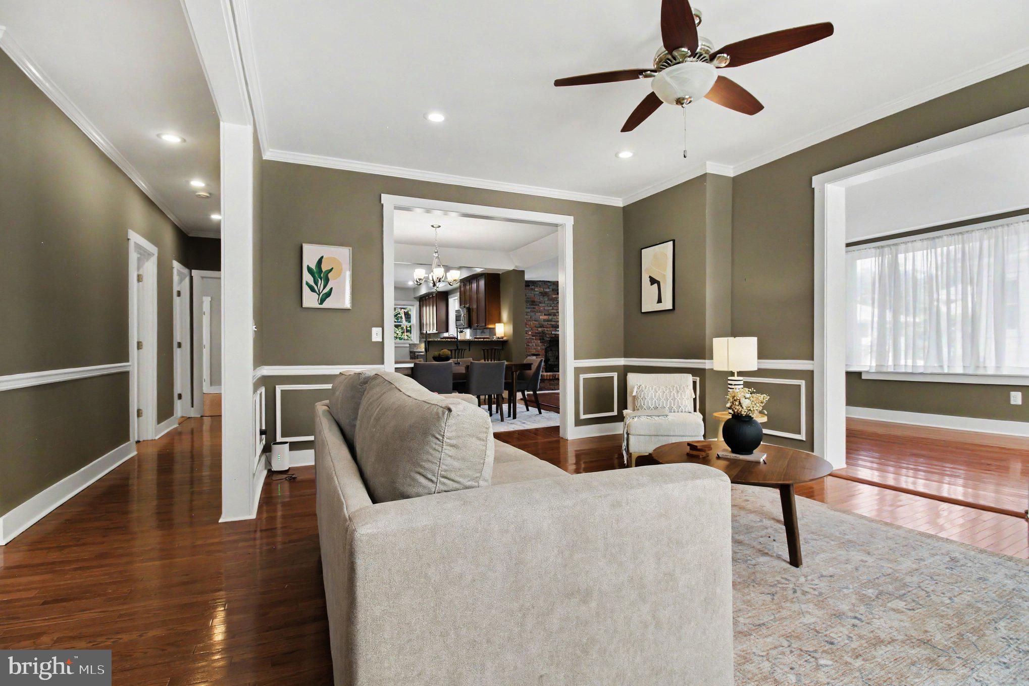 3504 Edgewood Road Baltimore, MD 21215 - Photo 13 of 57 Living room