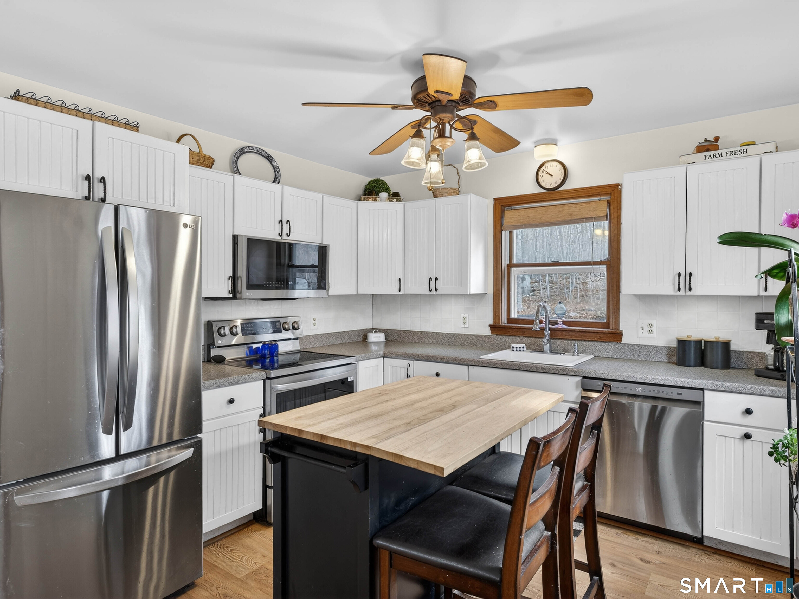 25 Lake Of Isles Road Preston, CT 06365 - Photo 7 of 40