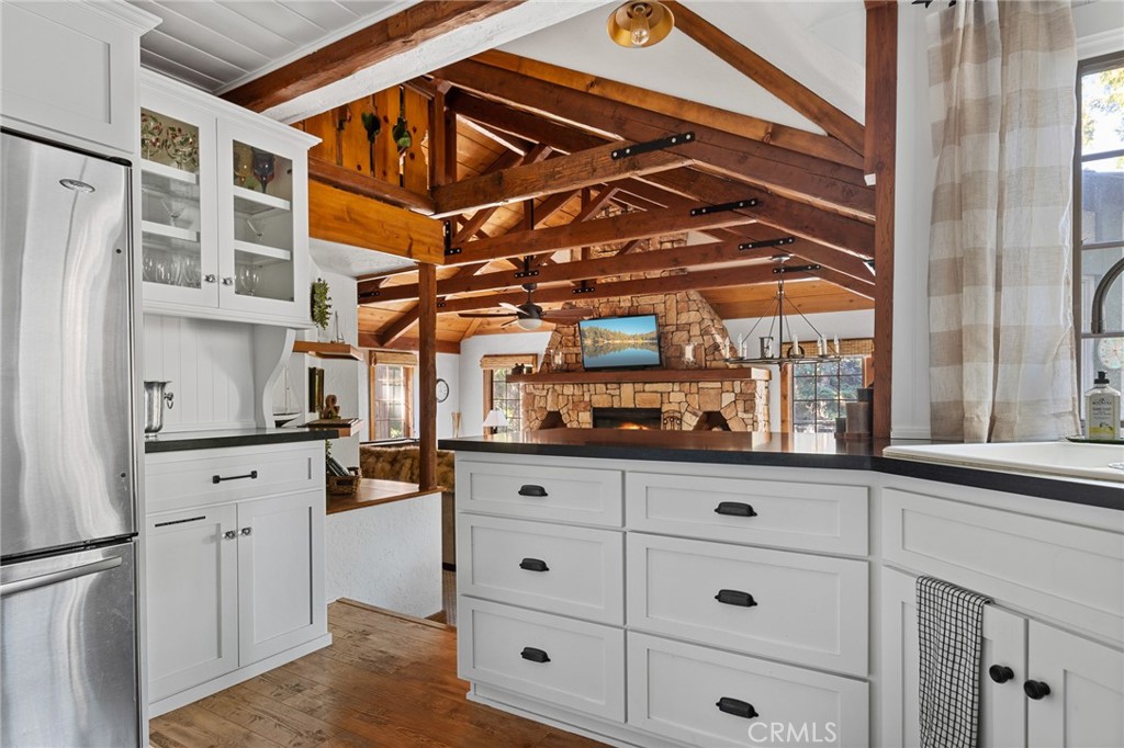 137 John Muir Road Lake Arrowhead, CA 92352 - Photo 11 of 42 Gallery Image 11