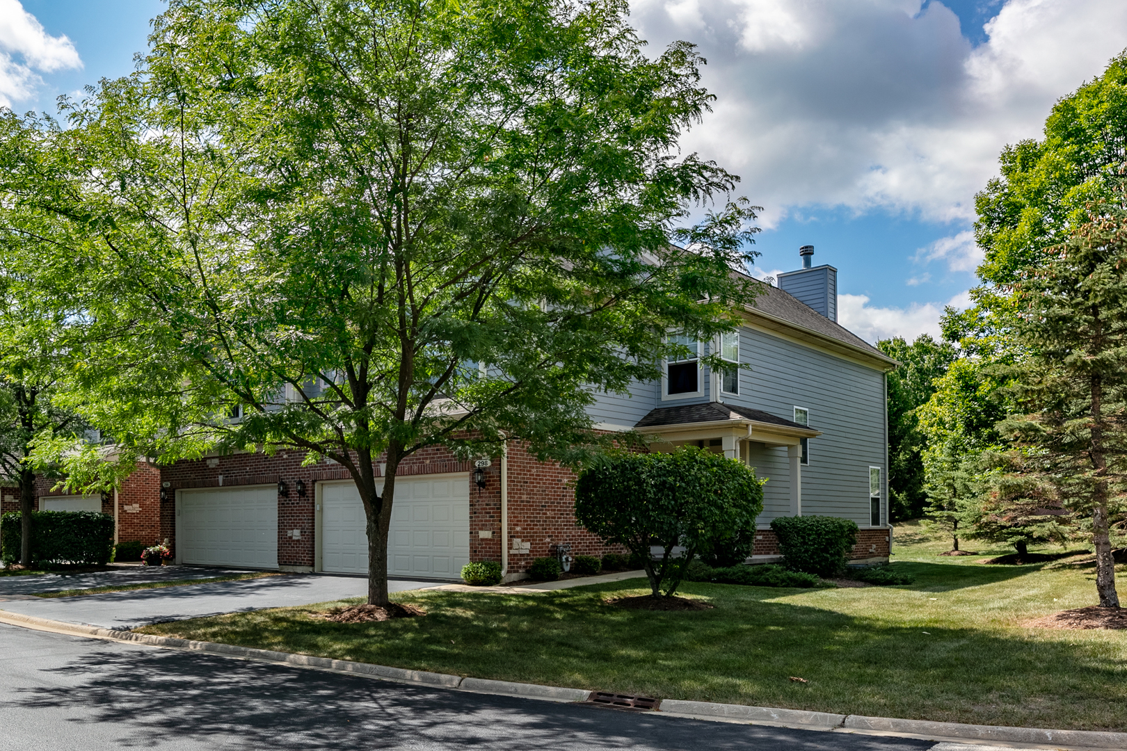 296 Jennifer Court Gurnee, IL 60031 - Photo 2 of 37