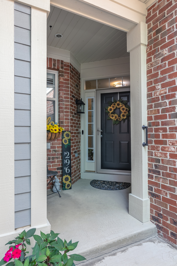 296 Jennifer Court Gurnee, IL 60031 - Photo 7 of 37