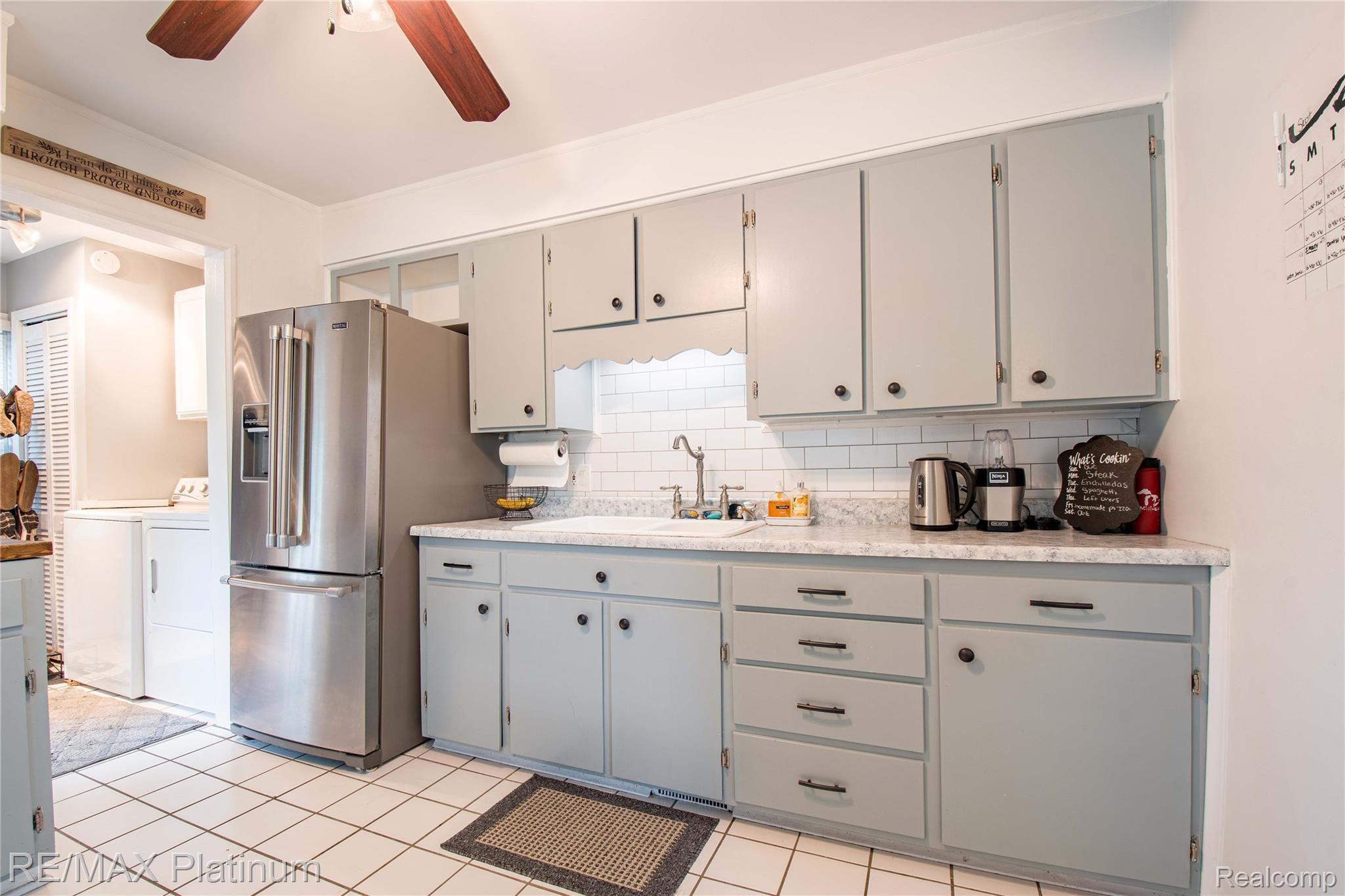 612 North Road Fenton, MI 48430 - Photo 13 of 27 612 North Rd HDR MLS13.jpg