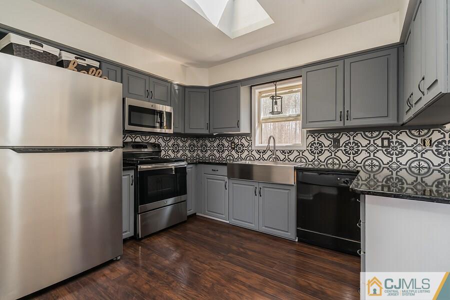 113 Old Forge Road Monroe Township, NJ 08831 - Photo 8 of 25 Gallery Image 8