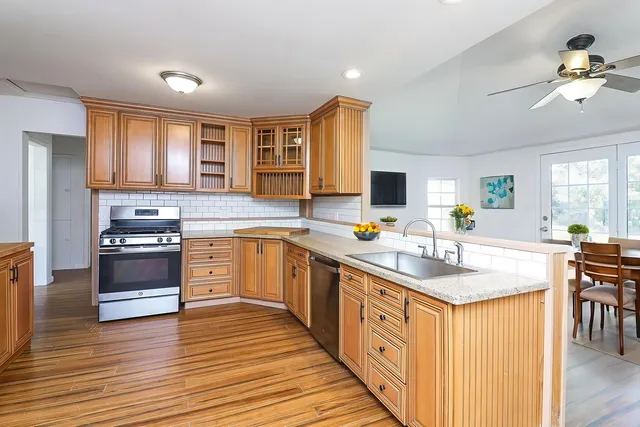 $324,900 | 513 Conant Avenue, Joliet, IL 60435