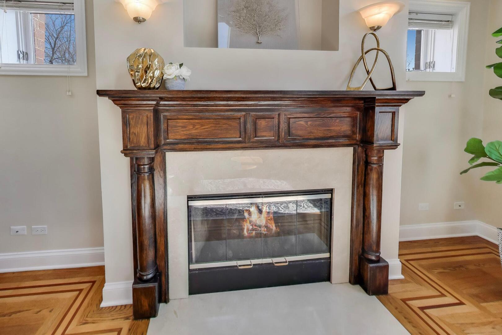 1400 West George Street, Unit 3 Chicago, IL 60657 - Photo 5 of 46 a view of fireplace in livingroom