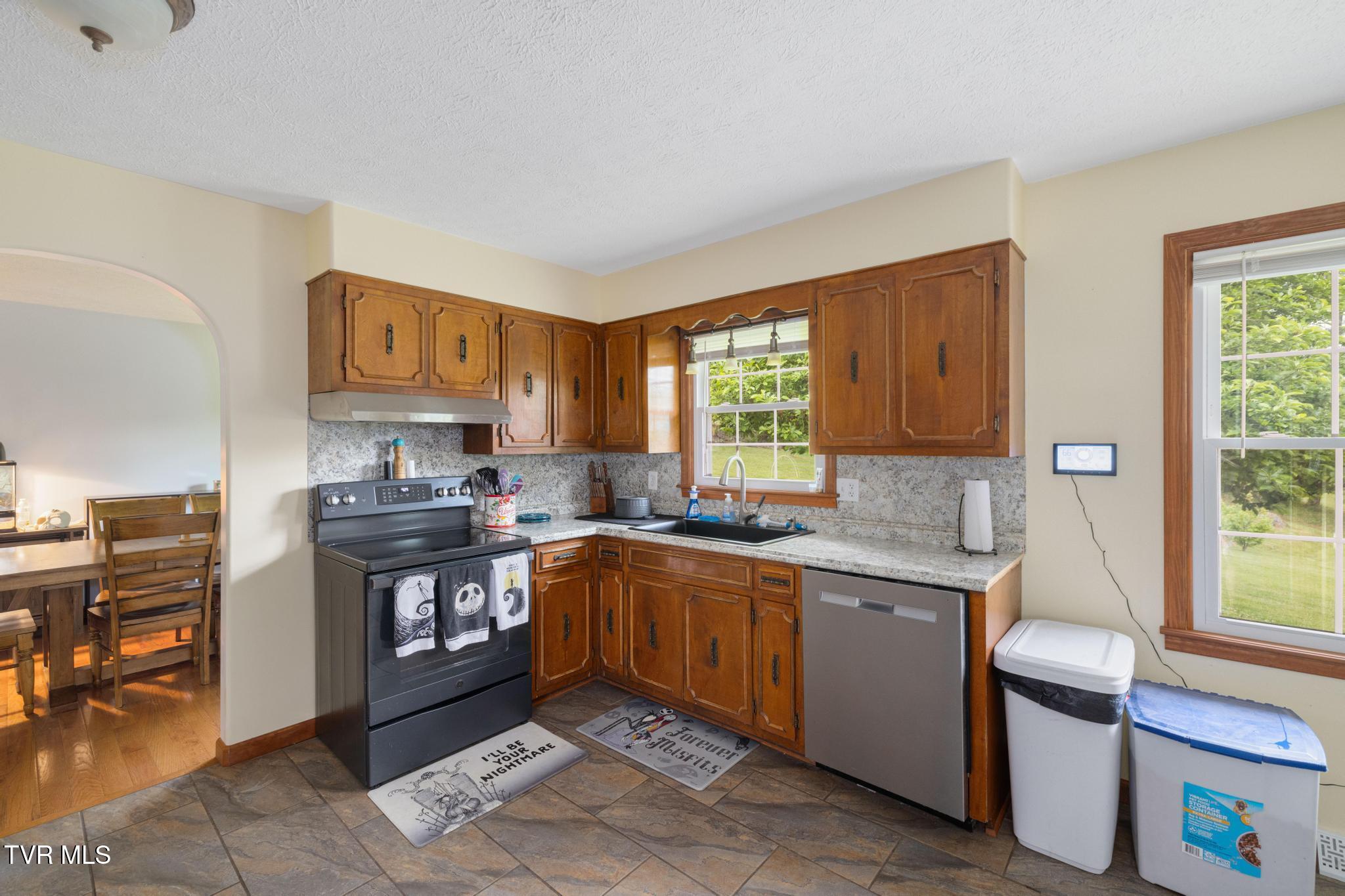 780 Dry Branch Road Bluff City, TN 37618 - Photo 11 of 32 Kitchen