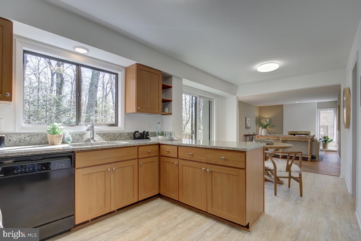 2101 Lirio Court Reston, VA 20191 - Photo 11 of 38 Gallery Image 11