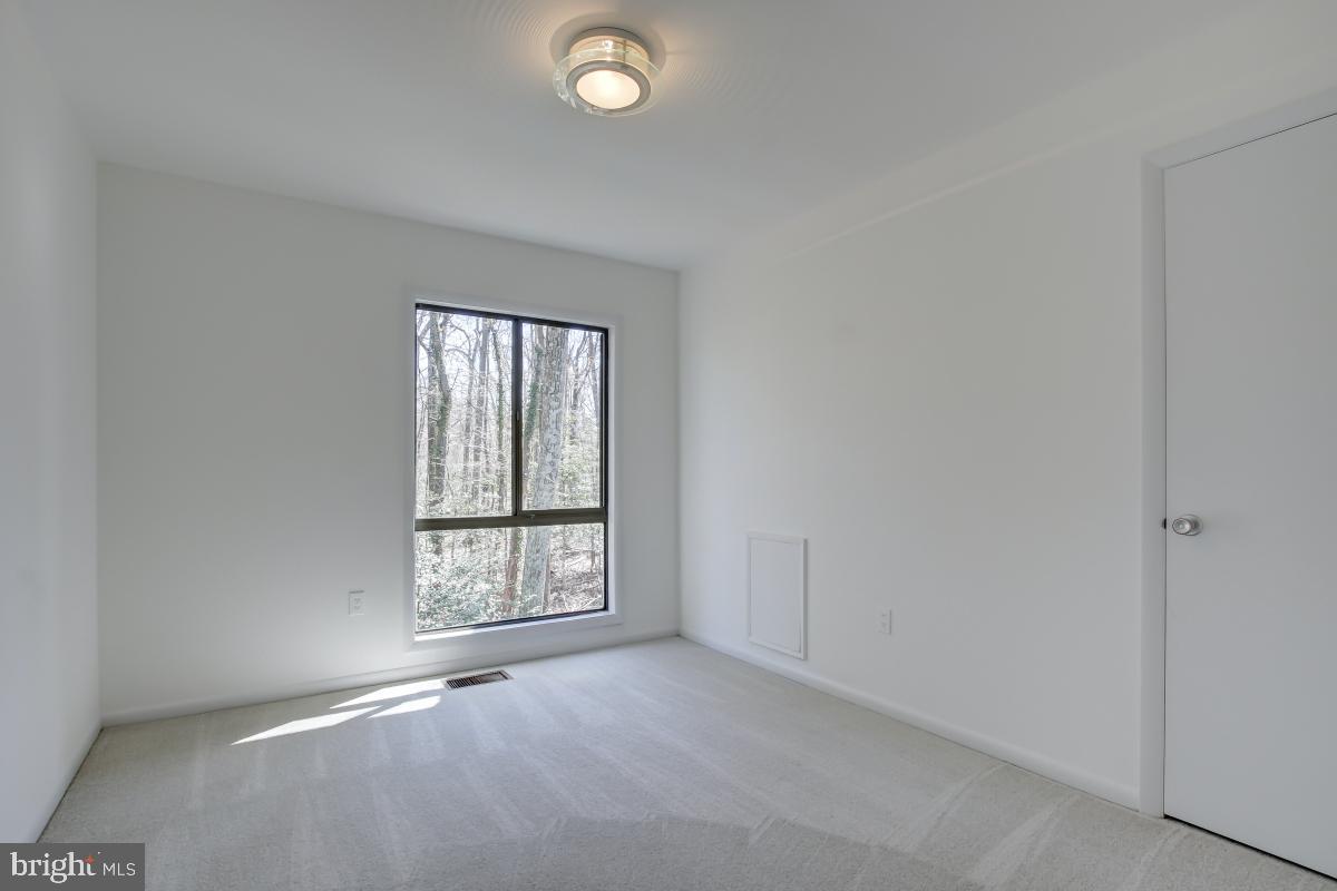 2101 Lirio Court Reston, VA 20191 - Photo 23 of 38 Gallery Image 23