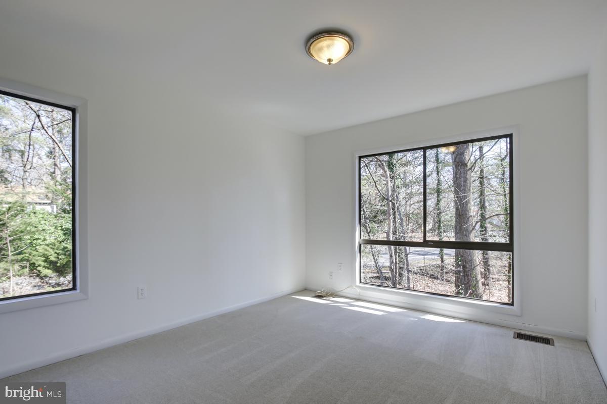 2101 Lirio Court Reston, VA 20191 - Photo 24 of 38 Gallery Image 24