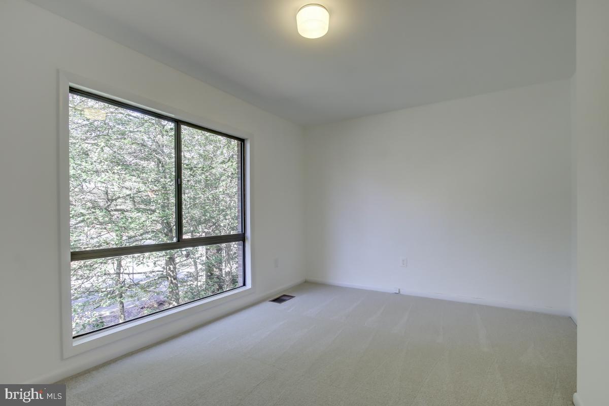 2101 Lirio Court Reston, VA 20191 - Photo 25 of 38 Gallery Image 25