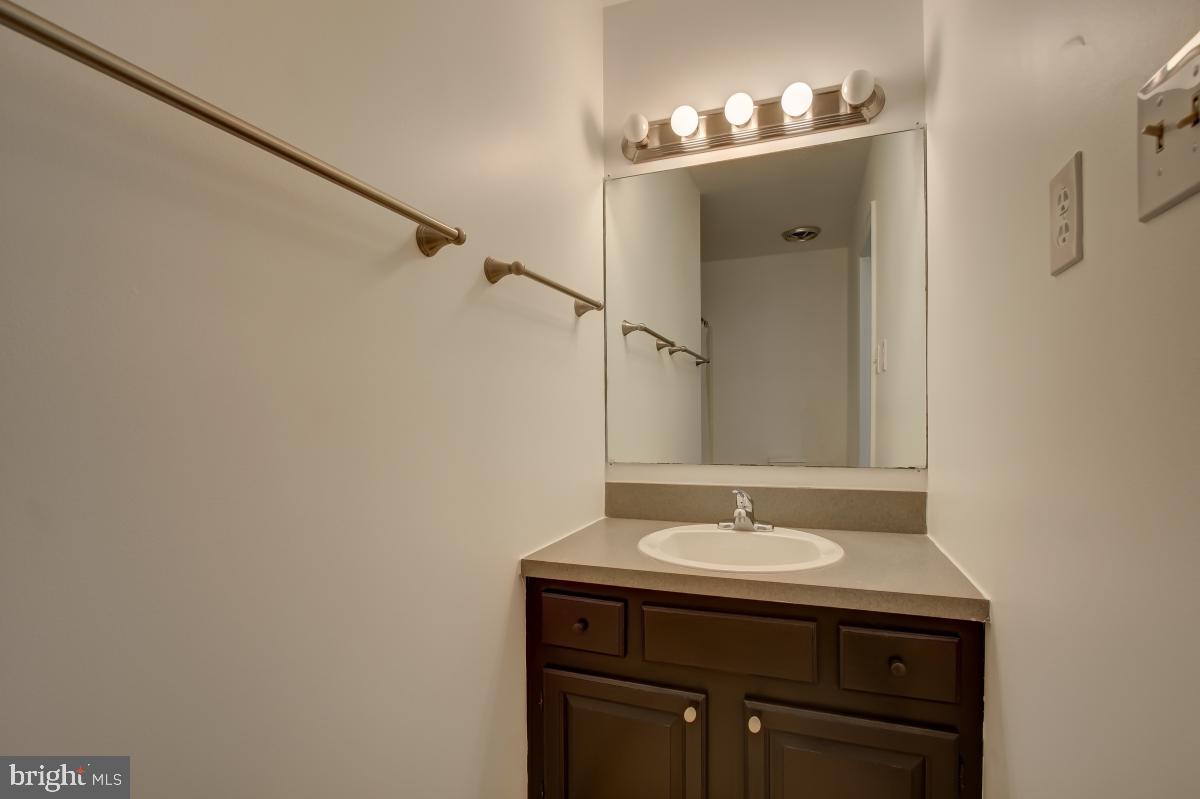 2101 Lirio Court Reston, VA 20191 - Photo 26 of 38 Gallery Image 26