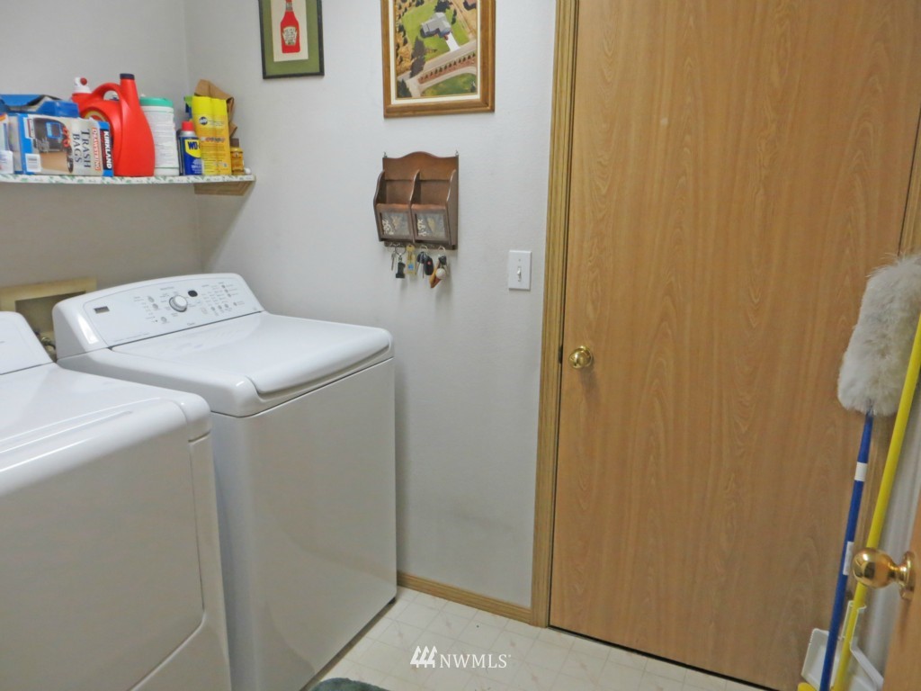 8325 176th Avenue Southwest Rochester, WA 98579 - Photo 14 of 21
