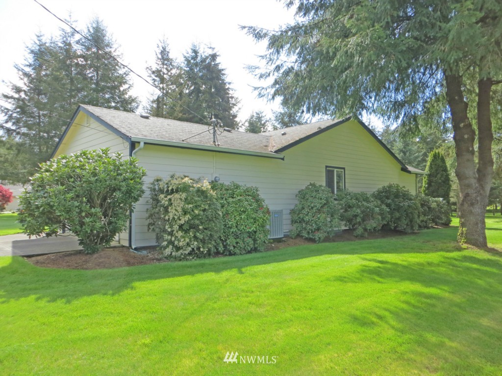 8325 176th Avenue Southwest Rochester, WA 98579 - Photo 4 of 21