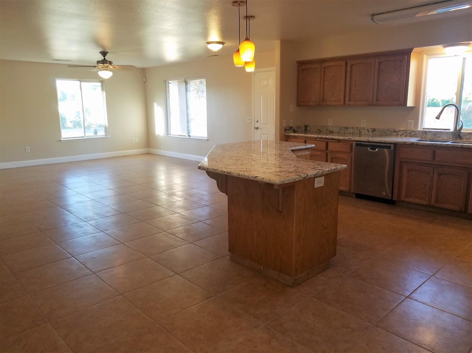 17938 Rodeo Drive Madera, CA 93638 - Photo 10 of 30 Gallery Image 10
