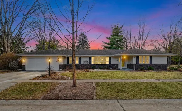$360,000 | 901 Kent Drive, Champaign, IL 61821