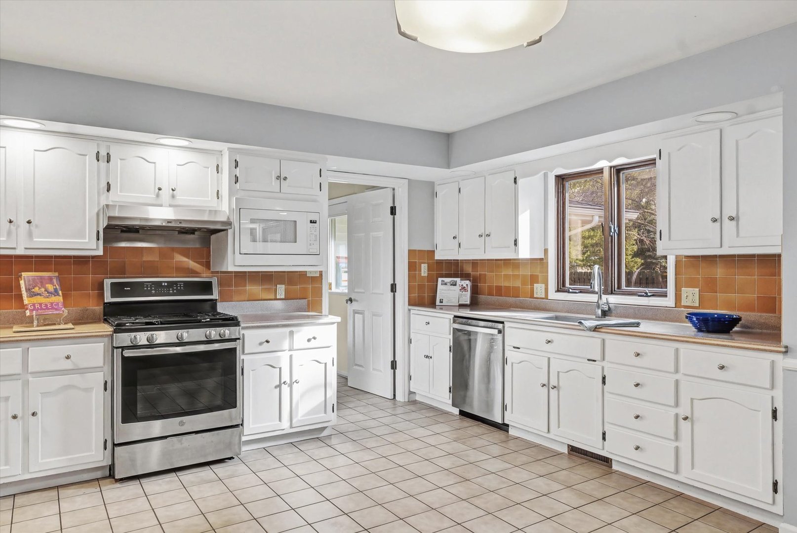 901 Kent Drive Champaign, IL 61821 - Photo 11 of 43