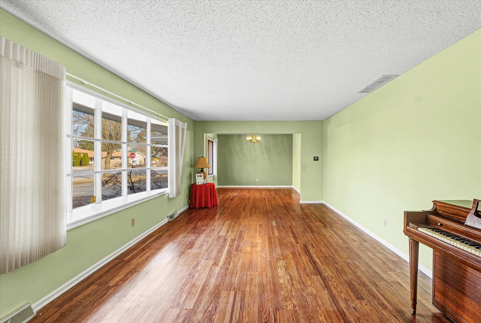 901 Kent Drive Champaign, IL 61821 - Photo 5 of 43