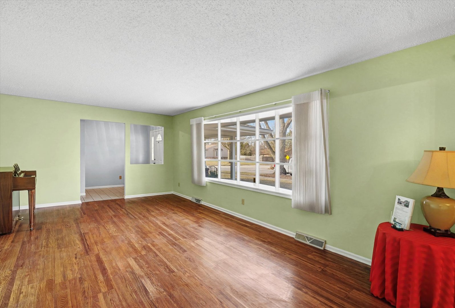 901 Kent Drive Champaign, IL 61821 - Photo 7 of 43