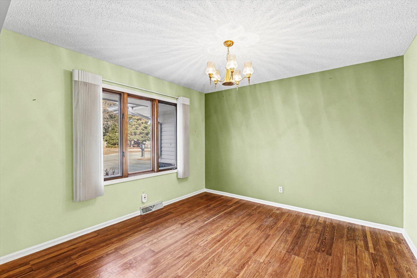 901 Kent Drive Champaign, IL 61821 - Photo 8 of 43