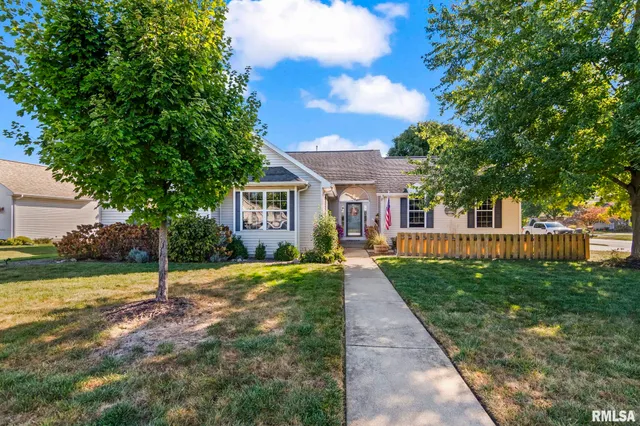 $399,900 | 148 Hawthorne Place, Williamsville, IL 62693