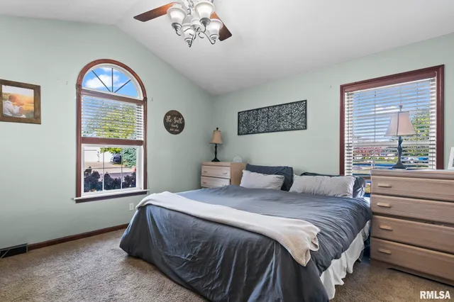 $399,900 | 148 Hawthorne Place, Williamsville, IL 62693