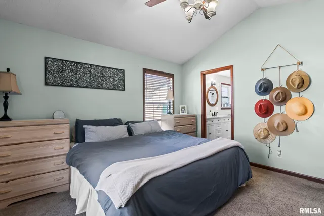 $399,900 | 148 Hawthorne Place, Williamsville, IL 62693