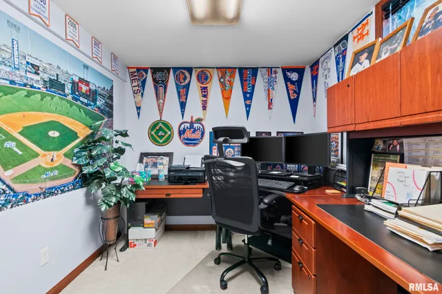 $399,900 | 148 Hawthorne Place, Williamsville, IL 62693