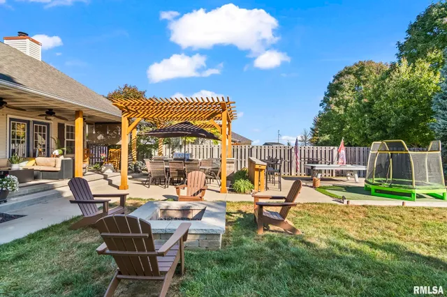 $399,900 | 148 Hawthorne Place, Williamsville, IL 62693