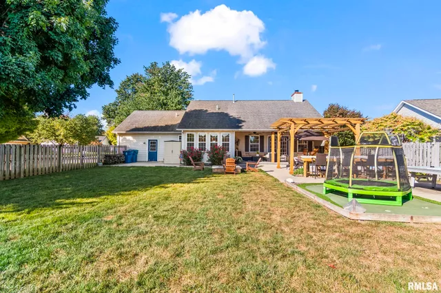 $399,900 | 148 Hawthorne Place, Williamsville, IL 62693