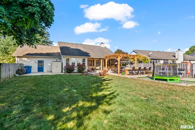 $399,900 | 148 Hawthorne Place, Williamsville, IL 62693