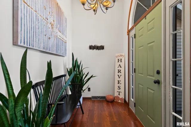 $399,900 | 148 Hawthorne Place, Williamsville, IL 62693