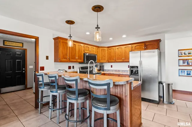 $399,900 | 148 Hawthorne Place, Williamsville, IL 62693