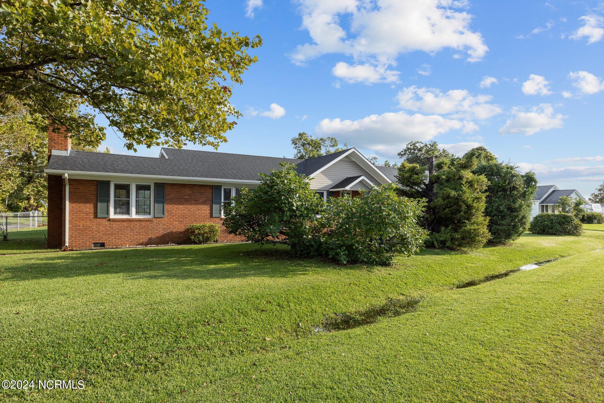 407 Broad Creek Loop Road Newport, NC 28570 - Photo 25 of 41 1-web-or-mls-1S3A9260