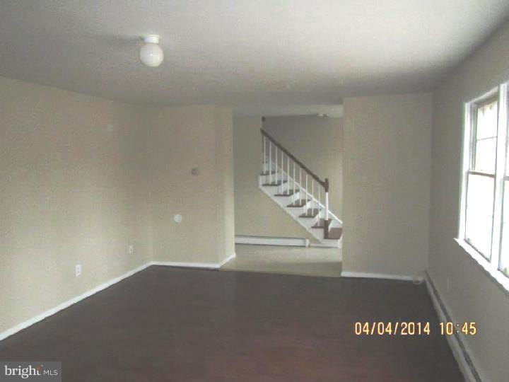 2431 Huntingdon Road Huntingdon Valley, PA 19006 - Photo 3 of 25 Living Room