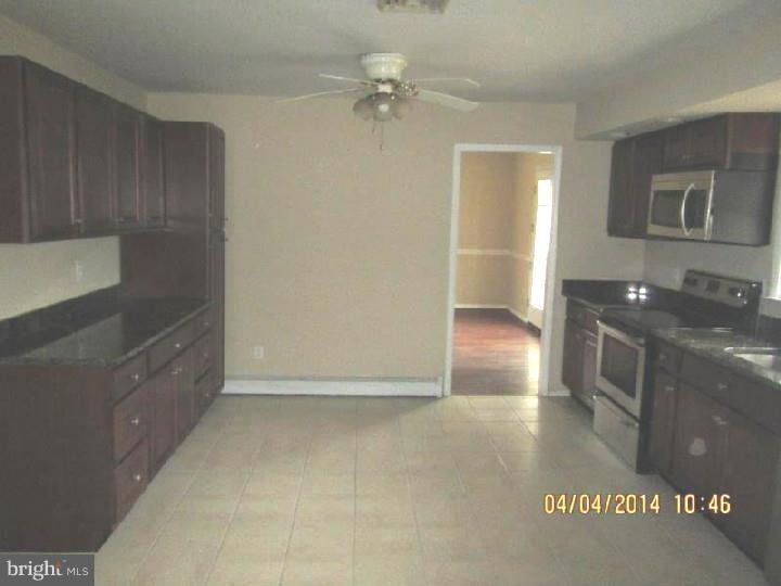 2431 Huntingdon Road Huntingdon Valley, PA 19006 - Photo 7 of 25 Kitchen