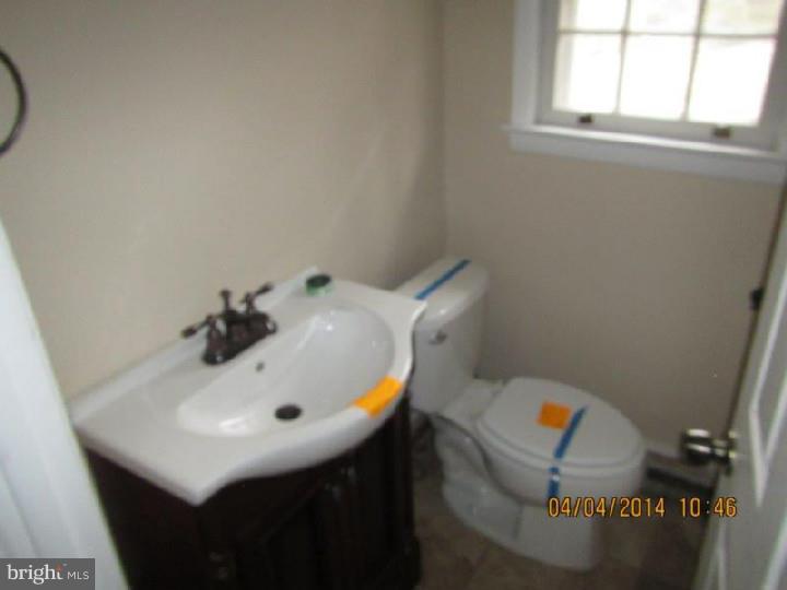 2431 Huntingdon Road Huntingdon Valley, PA 19006 - Photo 9 of 25 Half Bath