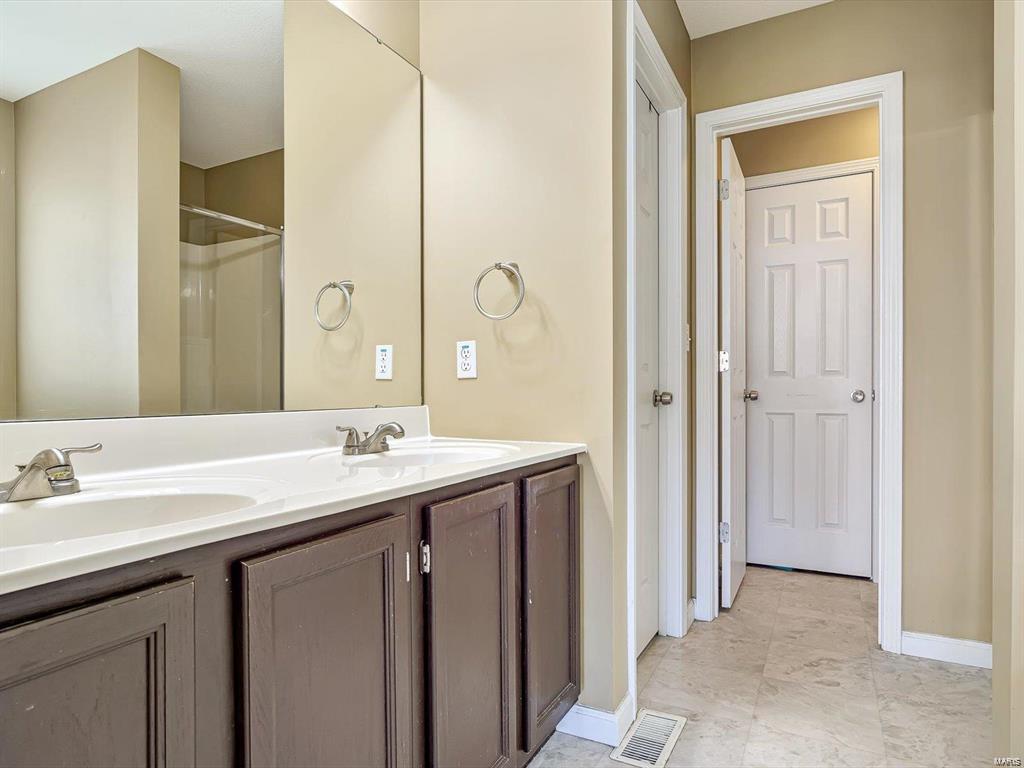 3223 Stonebridge Drive Belleville, IL 62221 - Photo 14 of 25