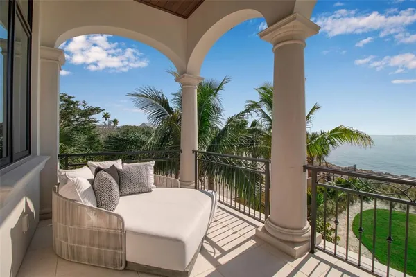 $26,000,000 | 7366 Point Of Rocks Road, Sarasota, FL 34242