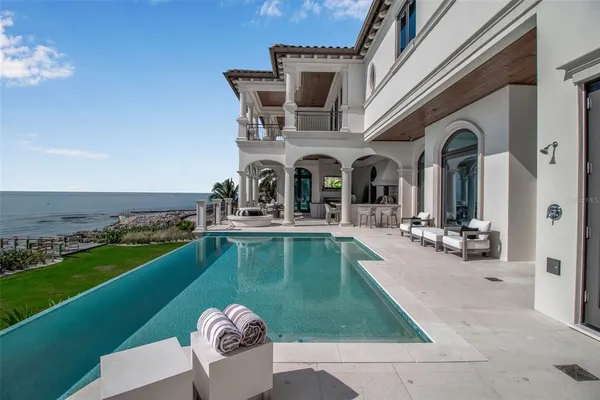 $26,000,000 | 7366 Point Of Rocks Road, Sarasota, FL 34242