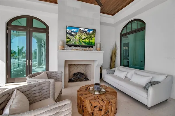 $26,000,000 | 7366 Point Of Rocks Road, Sarasota, FL 34242