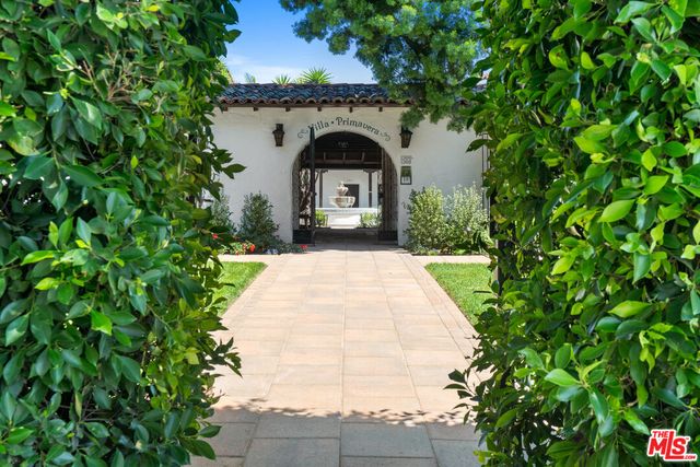 $3,450 | 1306 1/2 North Harper Avenue, West Hollywood, CA 90046