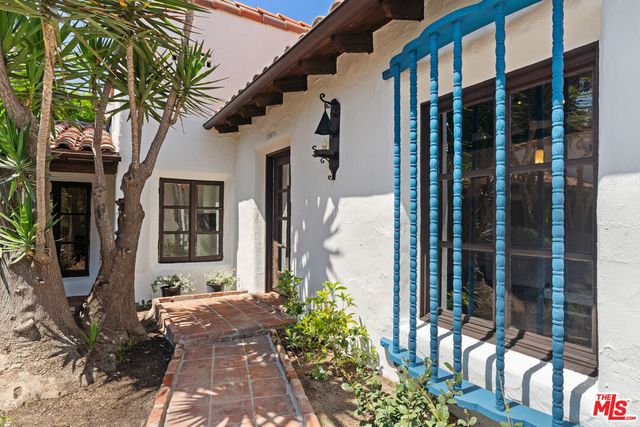 $3,450 | 1306 1/2 North Harper Avenue, West Hollywood, CA 90046