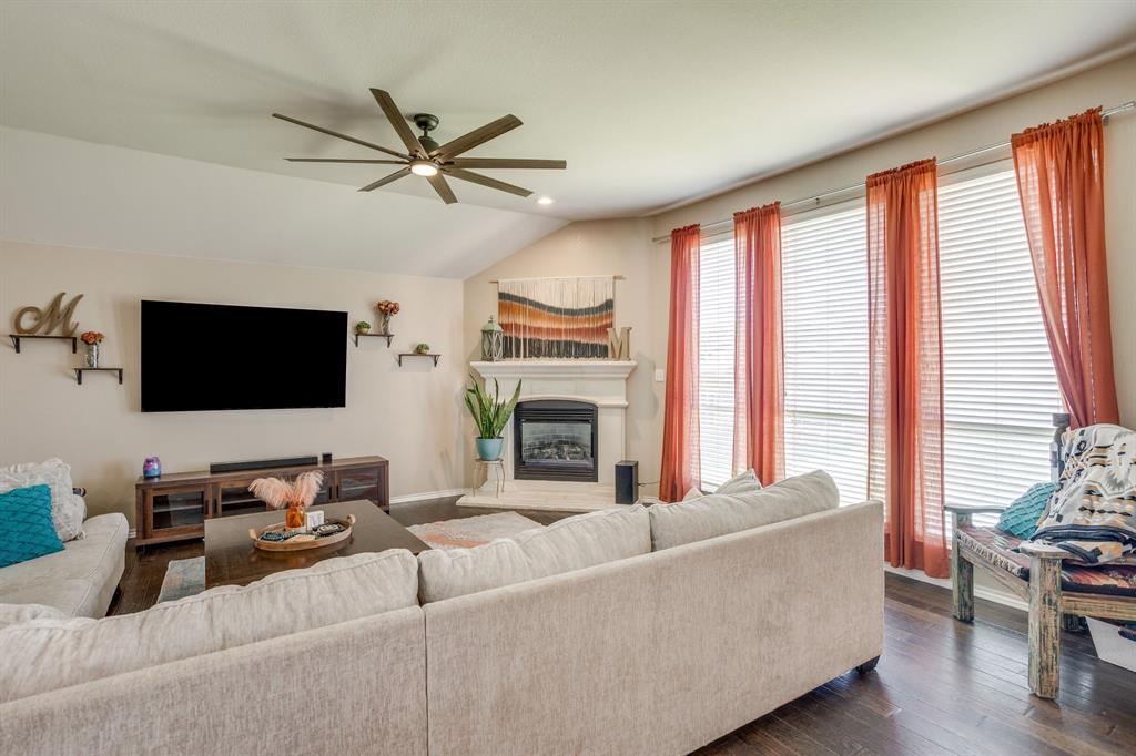 779 Little Ridge Court Burleson, TX 76028 - Photo 18 of 40