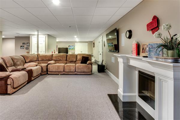 135 Hillcrest Road Needham, MA 02492 - Photo 21 of 24