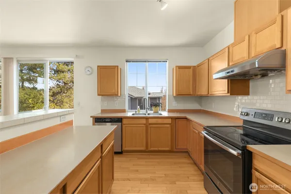 $575,000 | 6895 Holly Park Drive South, Seattle, WA 98118