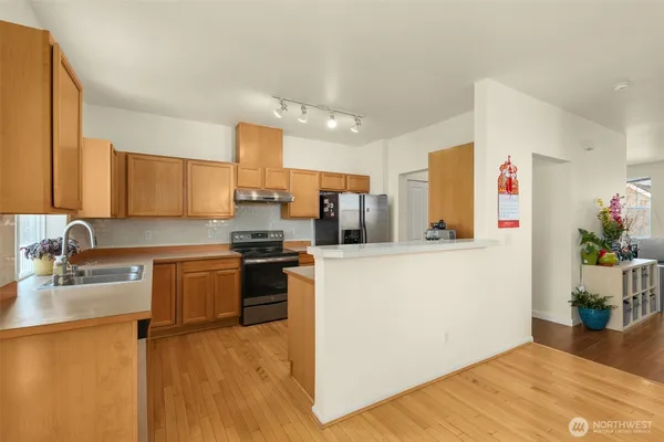 $575,000 | 6895 Holly Park Drive South, Seattle, WA 98118